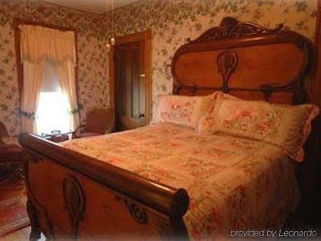 The Lion And The Rose Bed & Breakfast Whitefield Habitación foto